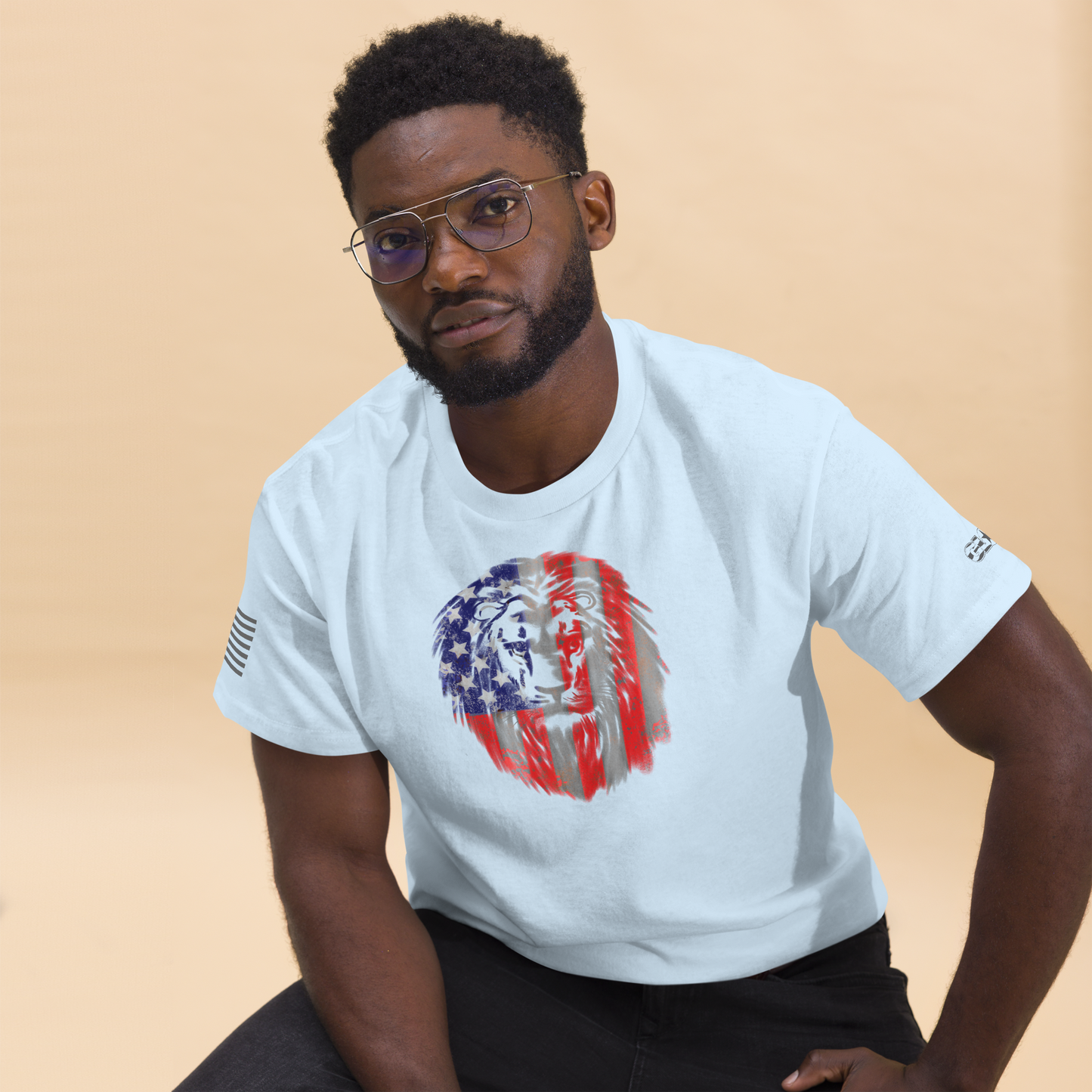Patriotic Lion Men's classic tee