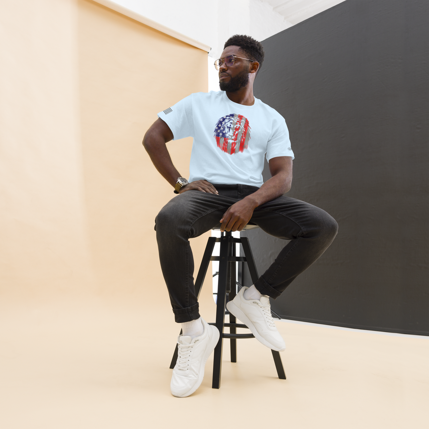 Patriotic Lion Men's classic tee