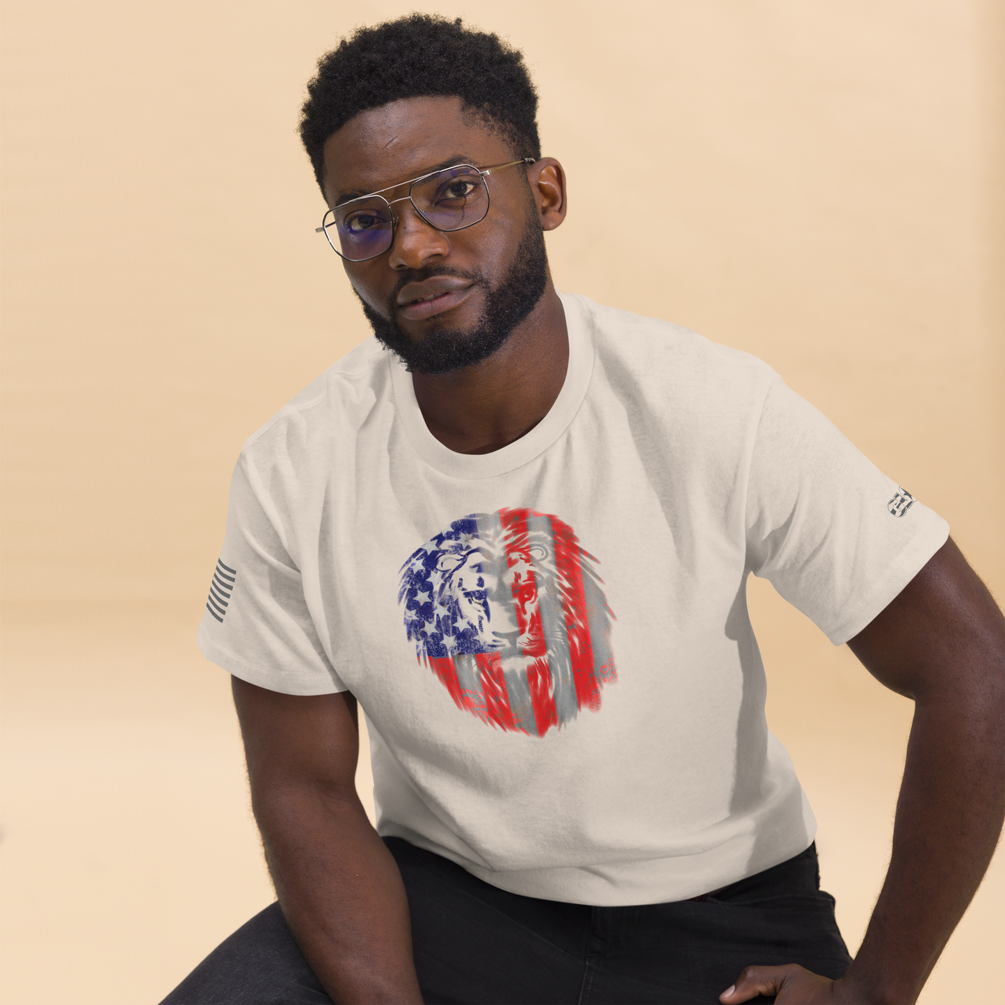 Patriotic Lion Men's classic tee