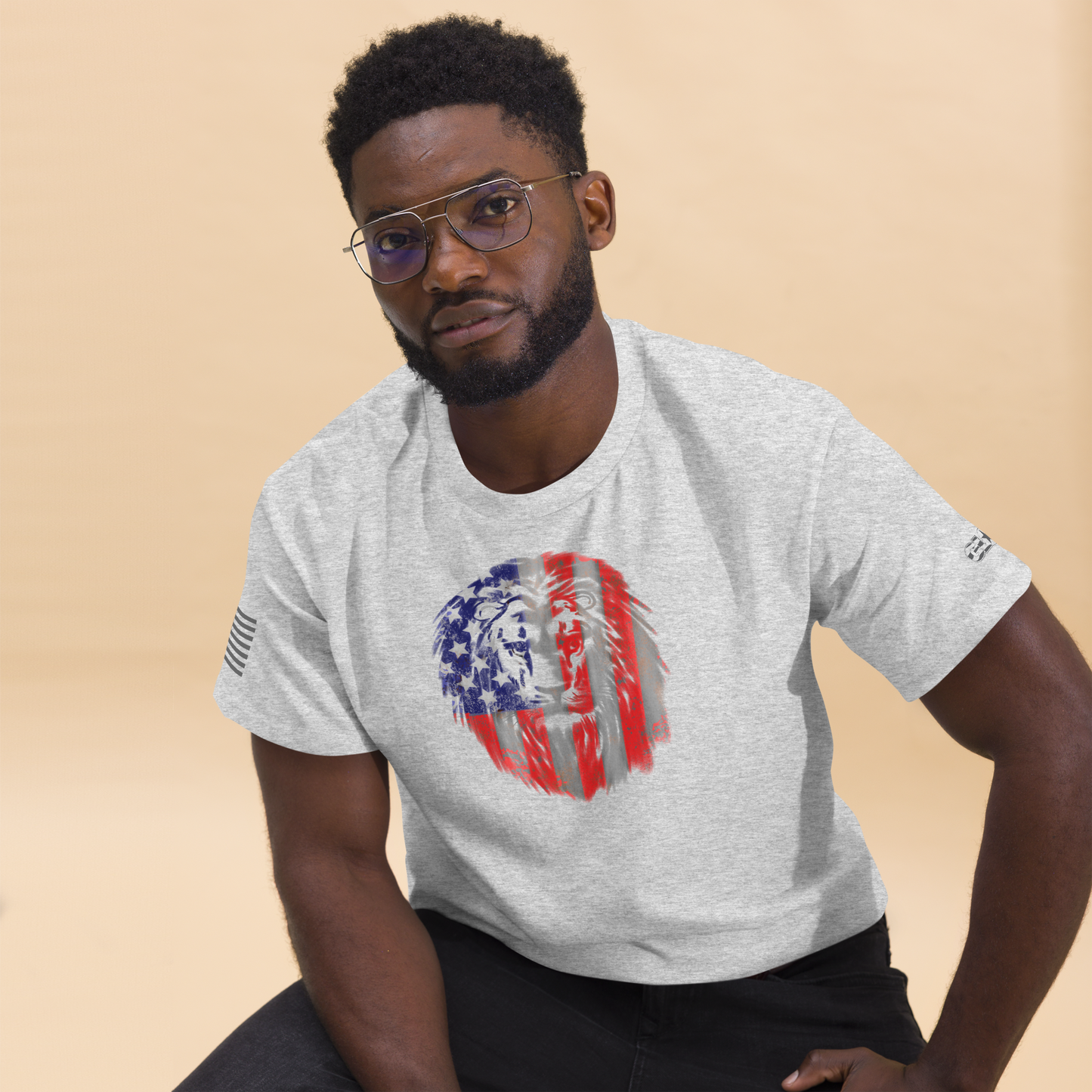 Patriotic Lion Men's classic tee